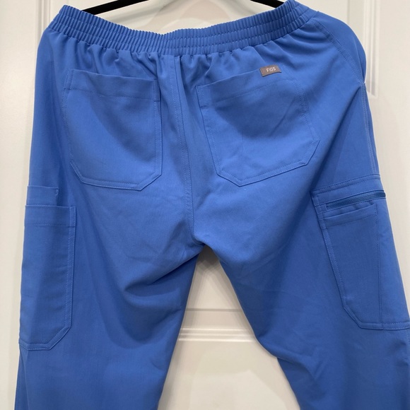 Figs Scrubs Pants and Top - Picture 6 of 8